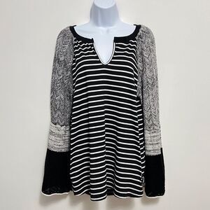 Umgee Mixed Fabric Knit Top Size Medium Black White Stripes Boho